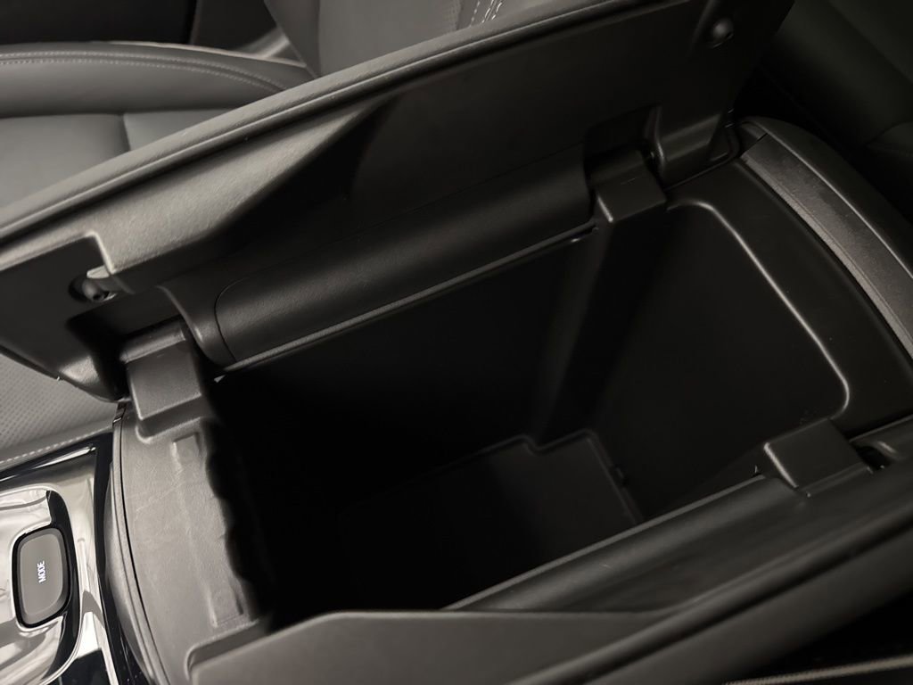 Used 2023 Buick Envision Essence image 36