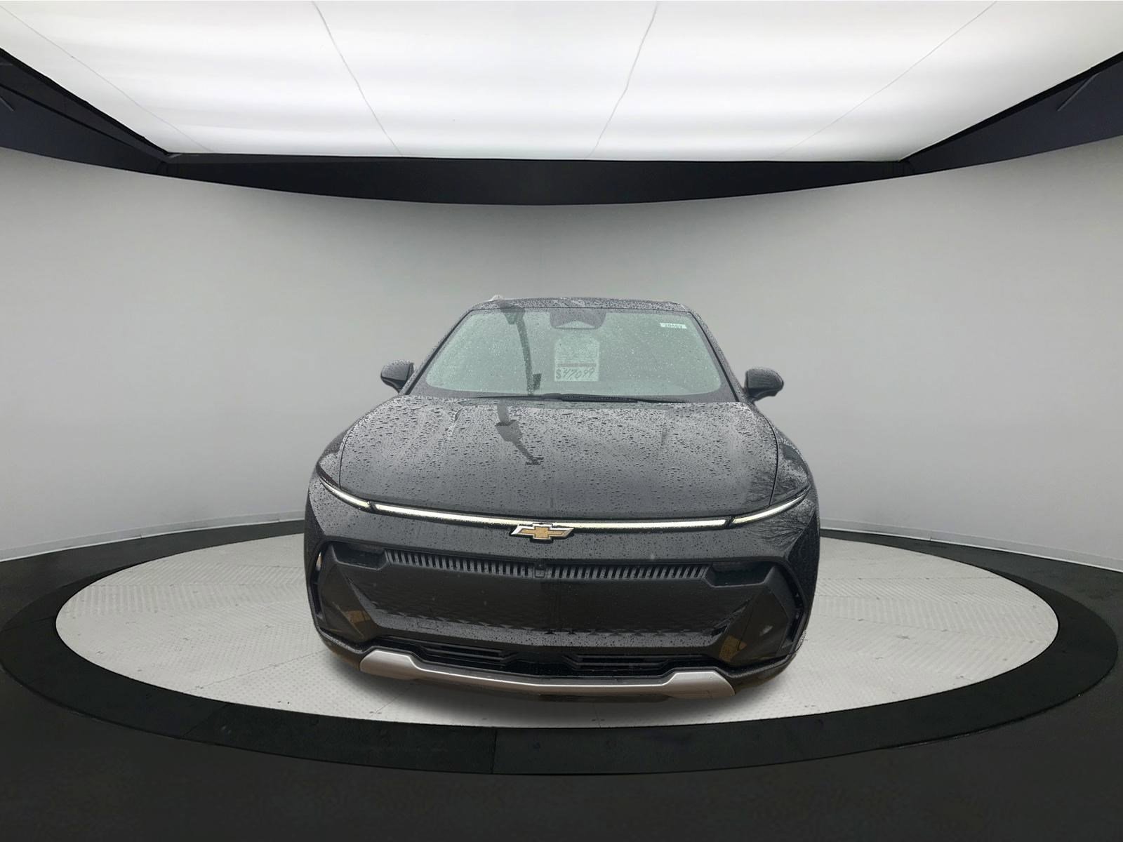 New 2026 Chevrolet Equinox EV LT image 2