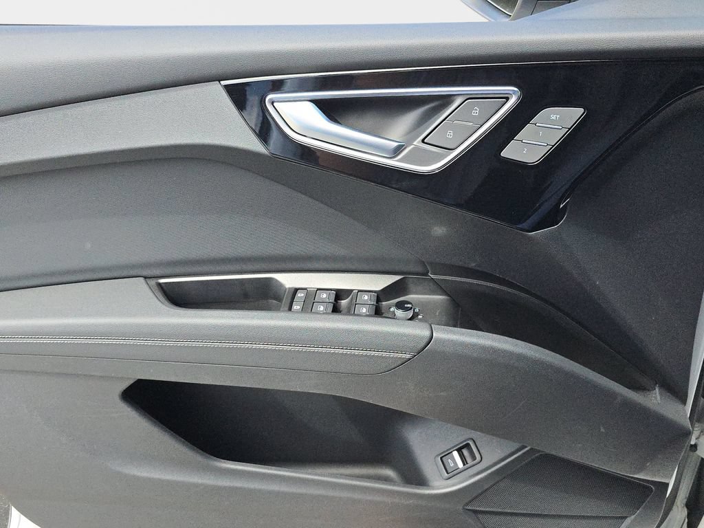 Used 2023 Audi Q4 e-tron Premium Plus w/ Premium Plus RWD image 21
