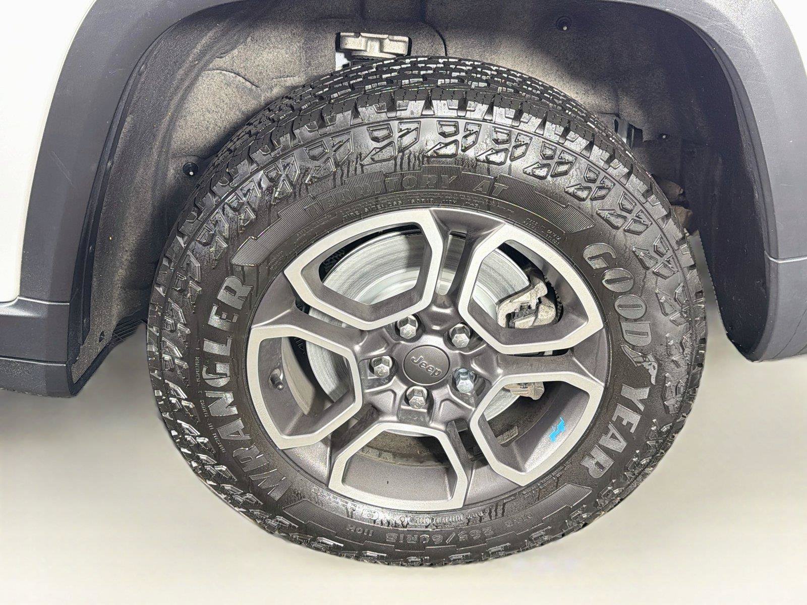 Used 2023 Jeep Grand Cherokee Trailhawk 4xe AWD/4WD image 36
