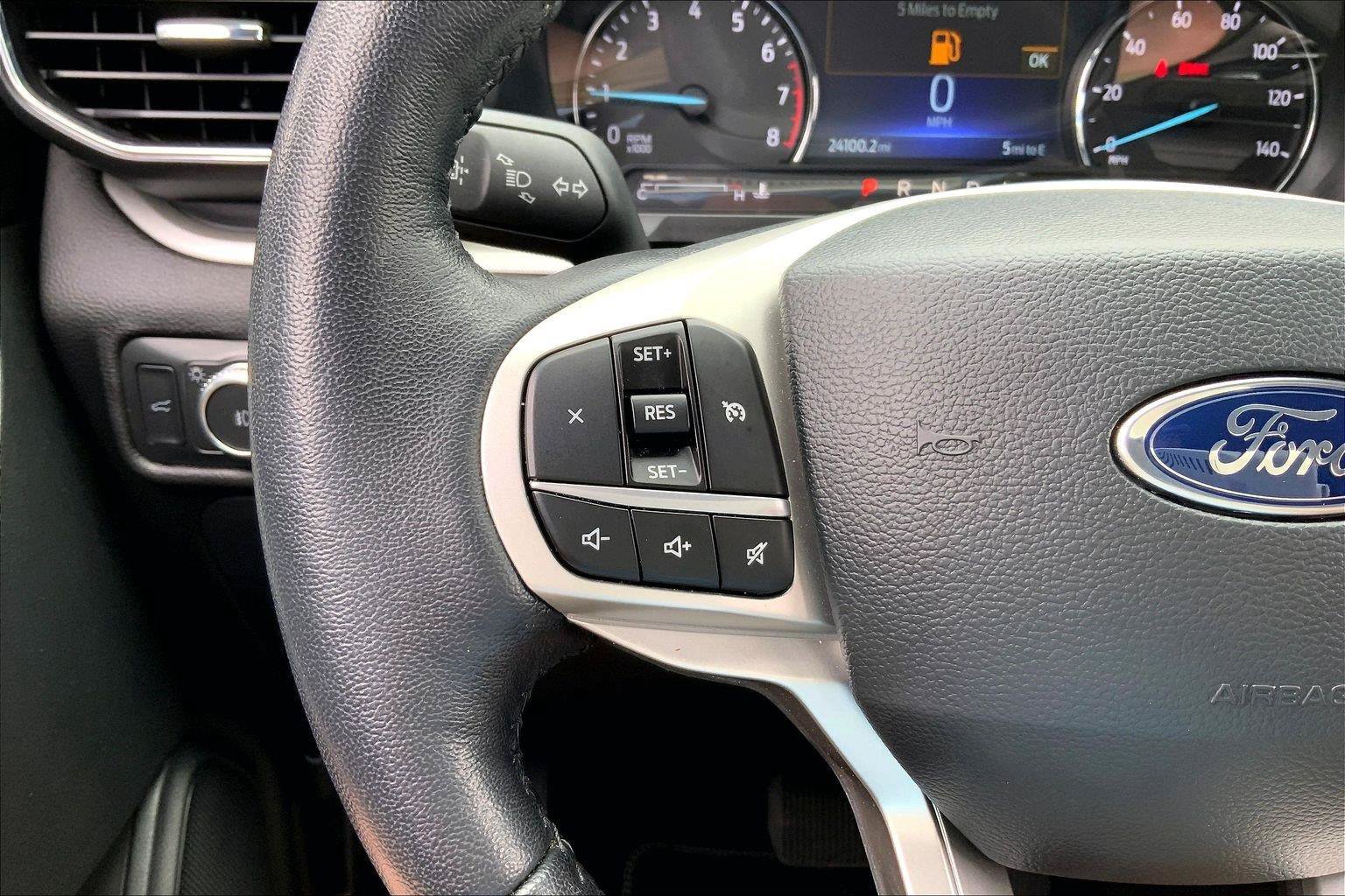 Used 2022 Ford Explorer XLT w/ Equipment Group 202A AWD/4WD image 17