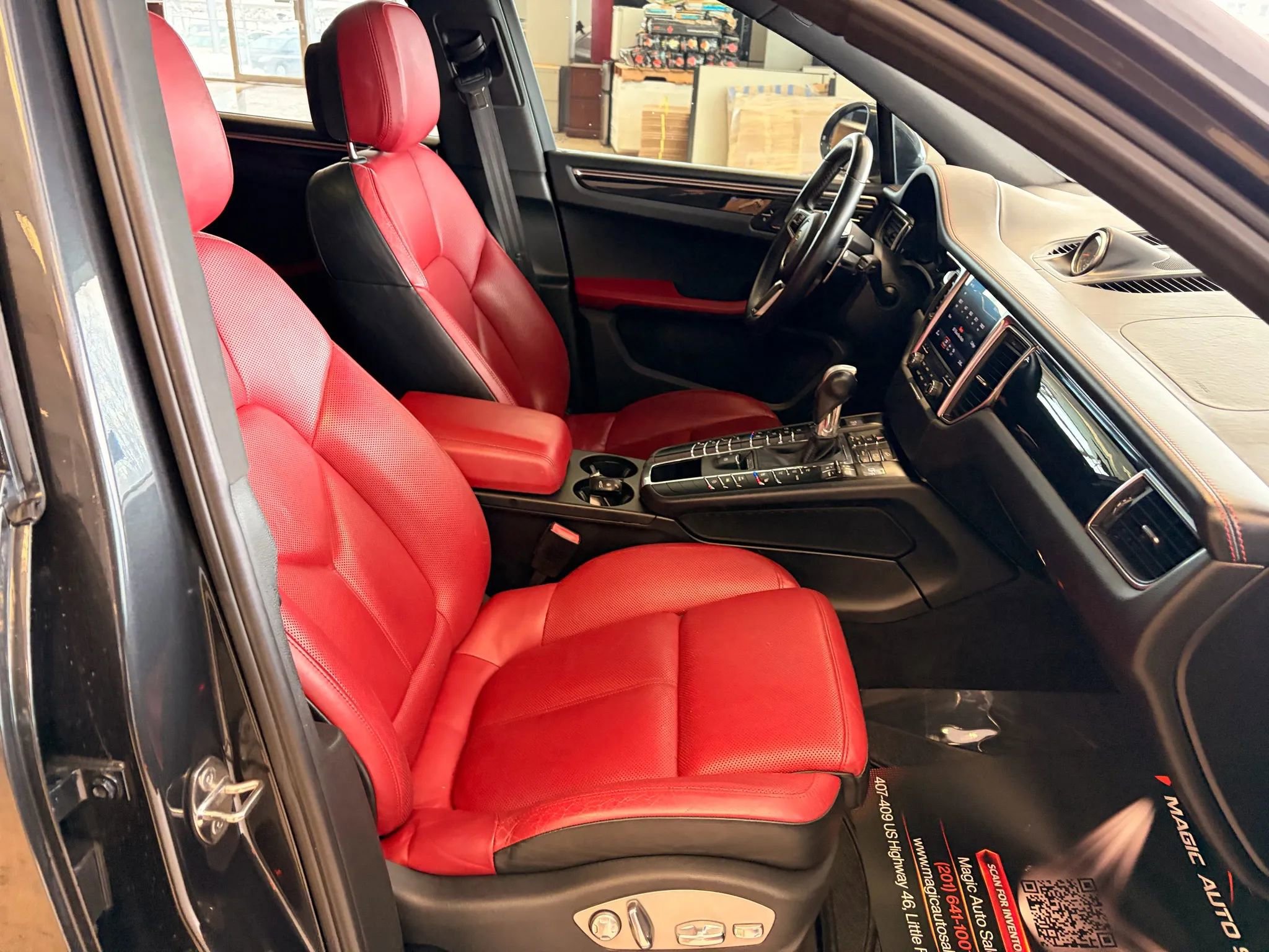 Used 2017 Porsche Macan S image 18