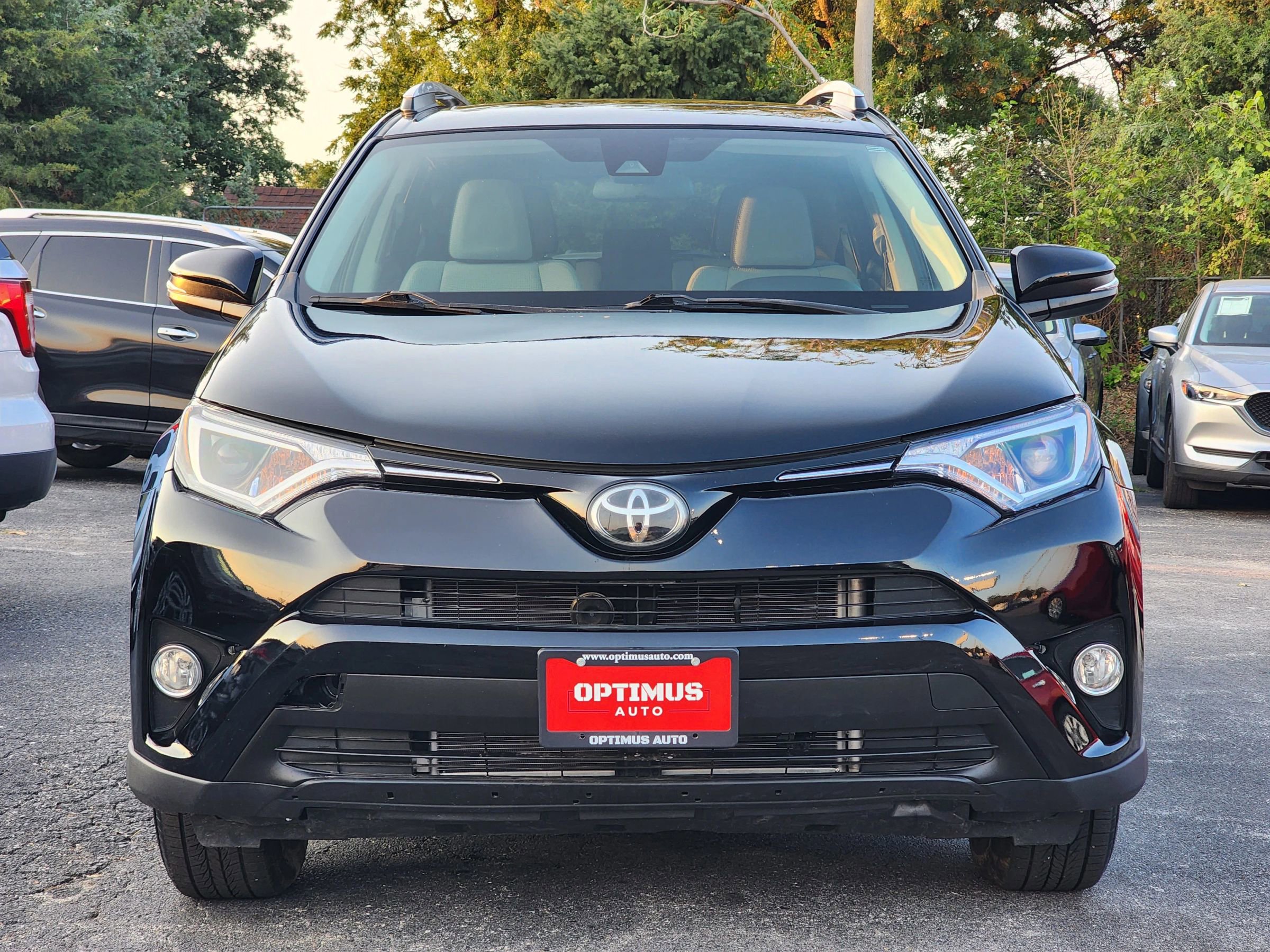 Used 2018 Toyota RAV4 XLE image 2