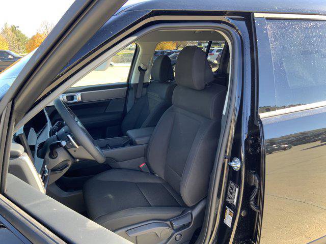 New 2026 Hyundai Santa Fe SE image 9