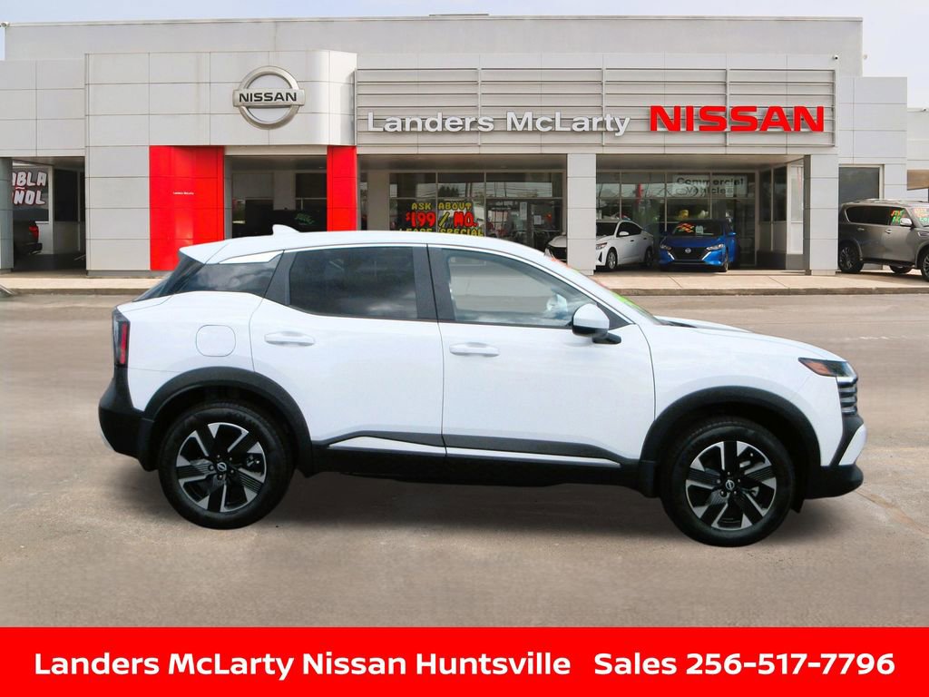 Used 2025 Nissan Kicks SV image 2