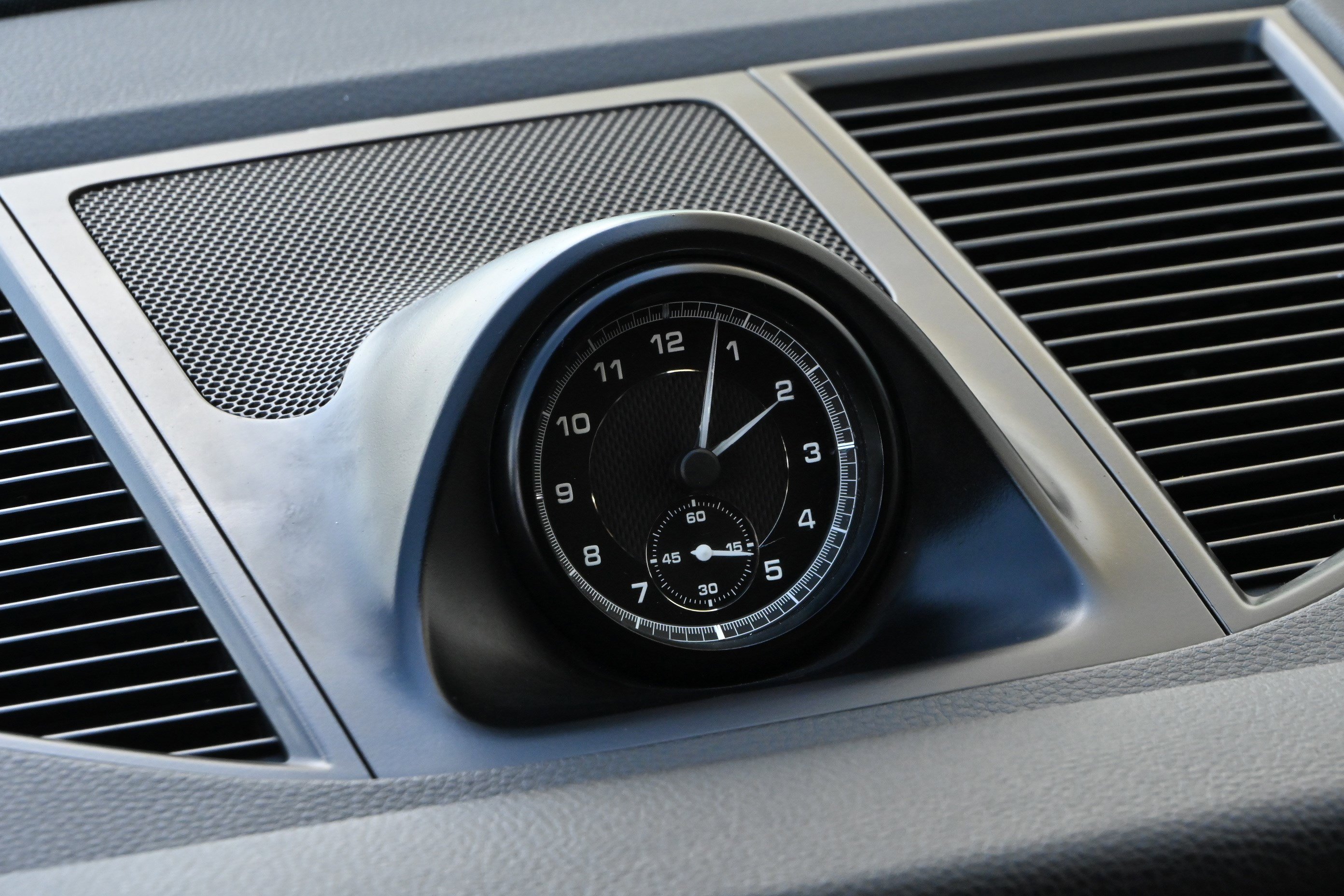 Used 2024 Porsche Macan image 24