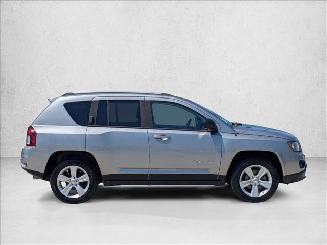 Used 2016 Jeep Compass Sport w/ Power Value Group FWD image 4