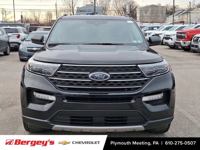 Used 2023 Ford Explorer XLT w/ Equipment Group 202A image 3