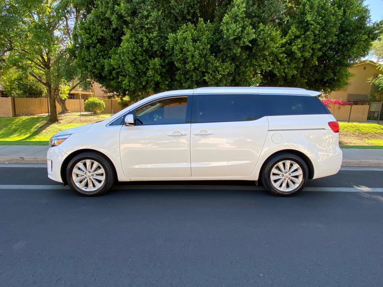 Used 2018 Kia Sedona EX FWD image 76