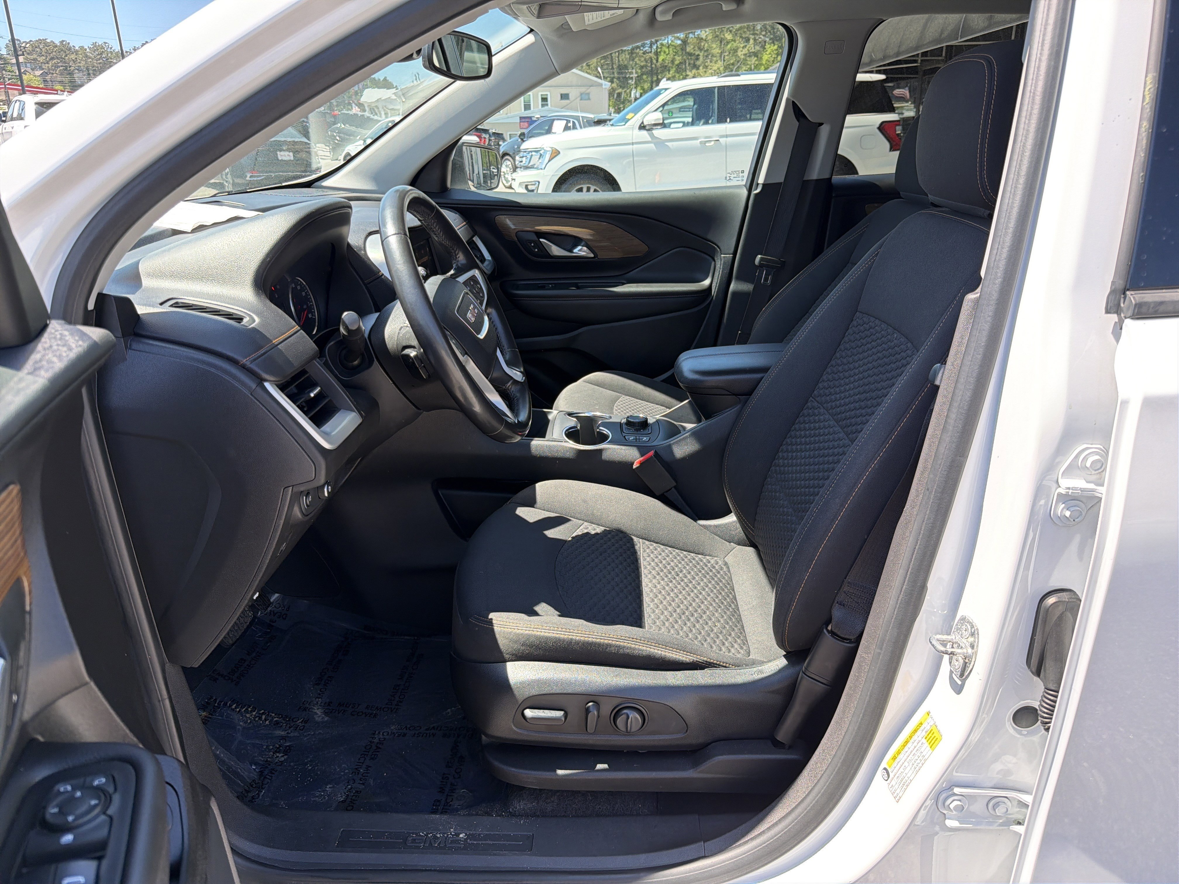 Used 2020 GMC Terrain SLE w/ Driver Convenience Package image 10