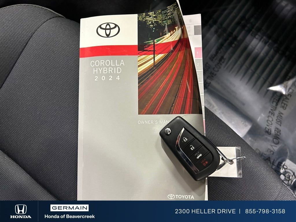 Used 2024 Toyota Corolla LE image 32