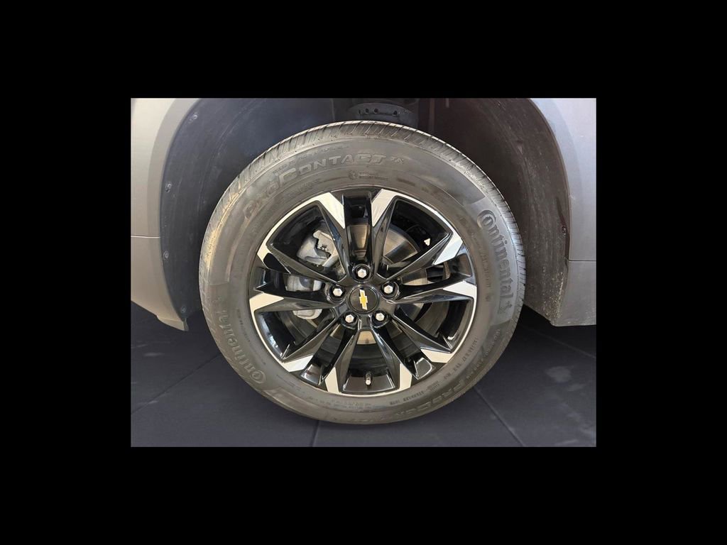 Used 2022 Chevrolet TrailBlazer LT w/ Driver Confidence Package AWD/4WD image 10