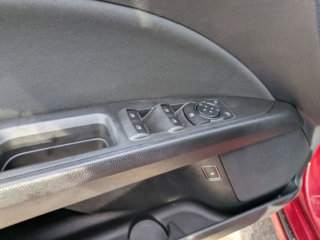 Used 2019 Ford Fusion SE image 16