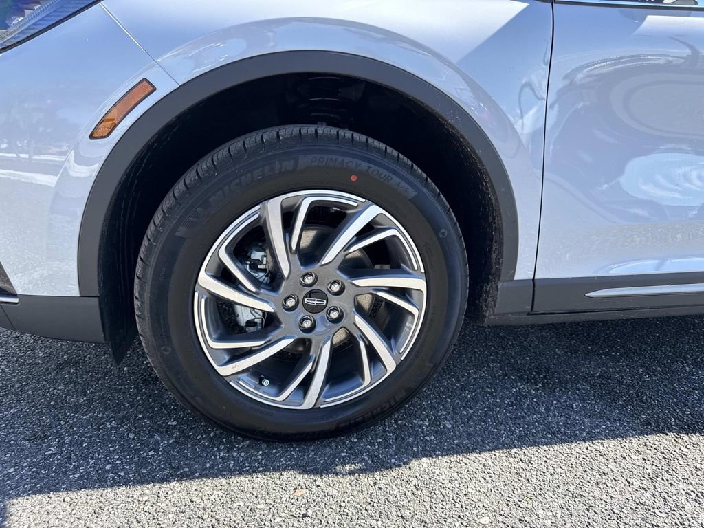 New 2026 Lincoln Corsair Premiere image 10