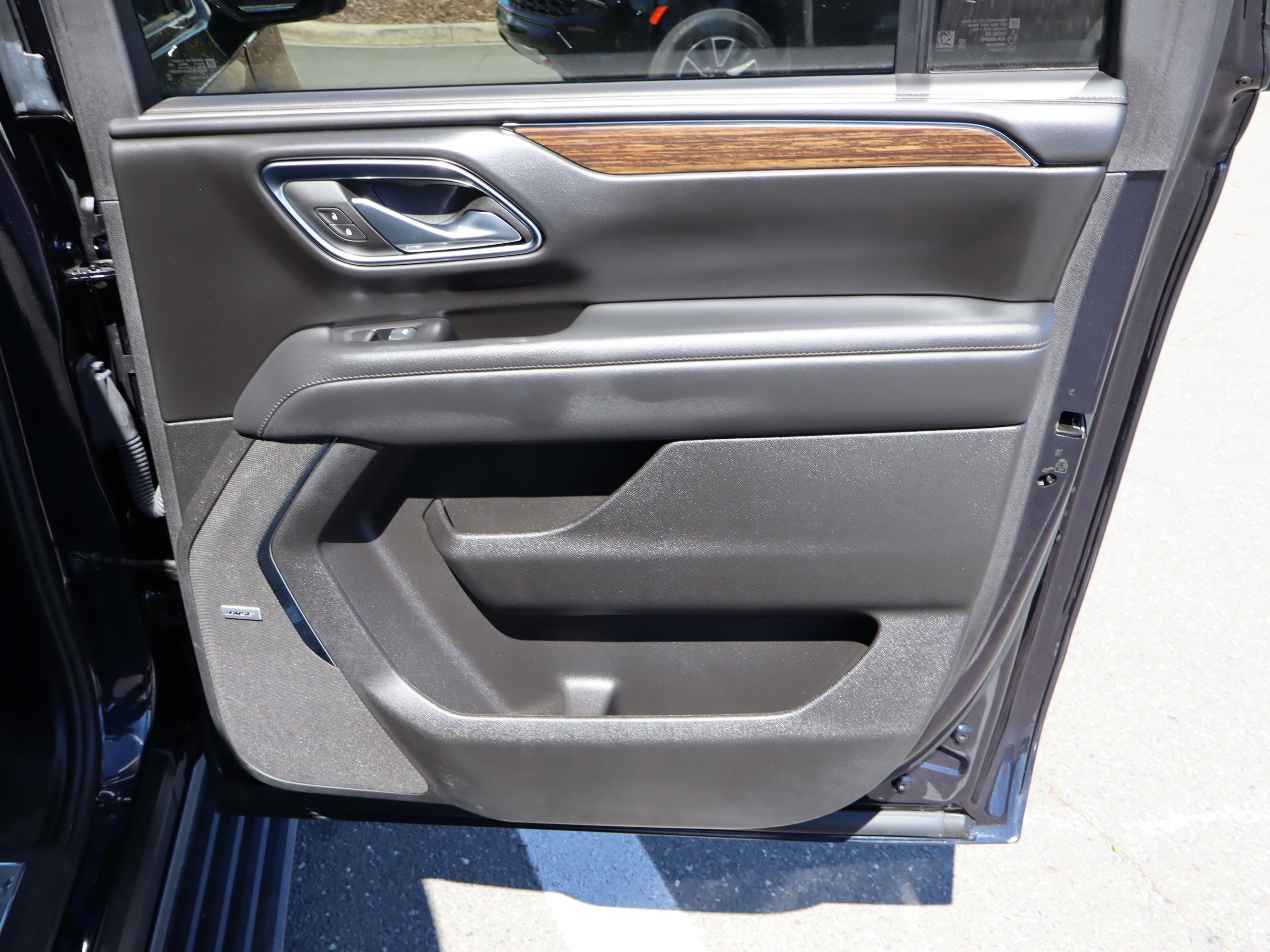 Used 2024 Chevrolet Suburban High Country w/ Advanced Technology Package AWD/4WD image 38