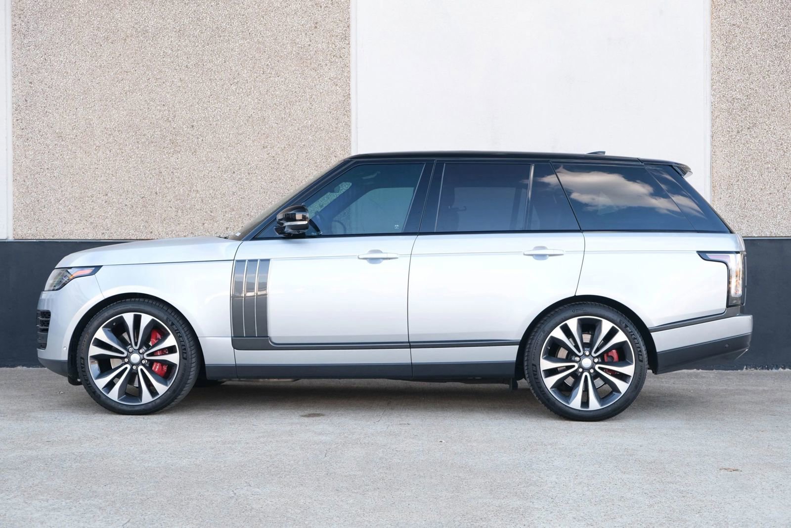 Used 2020 Land Rover Range Rover SV Autobiography Dynamic image 6