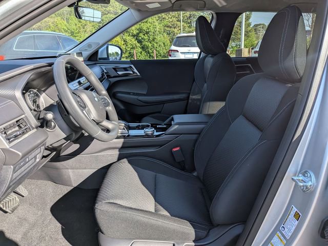 New 2026 Mitsubishi Outlander ES FWD image 14