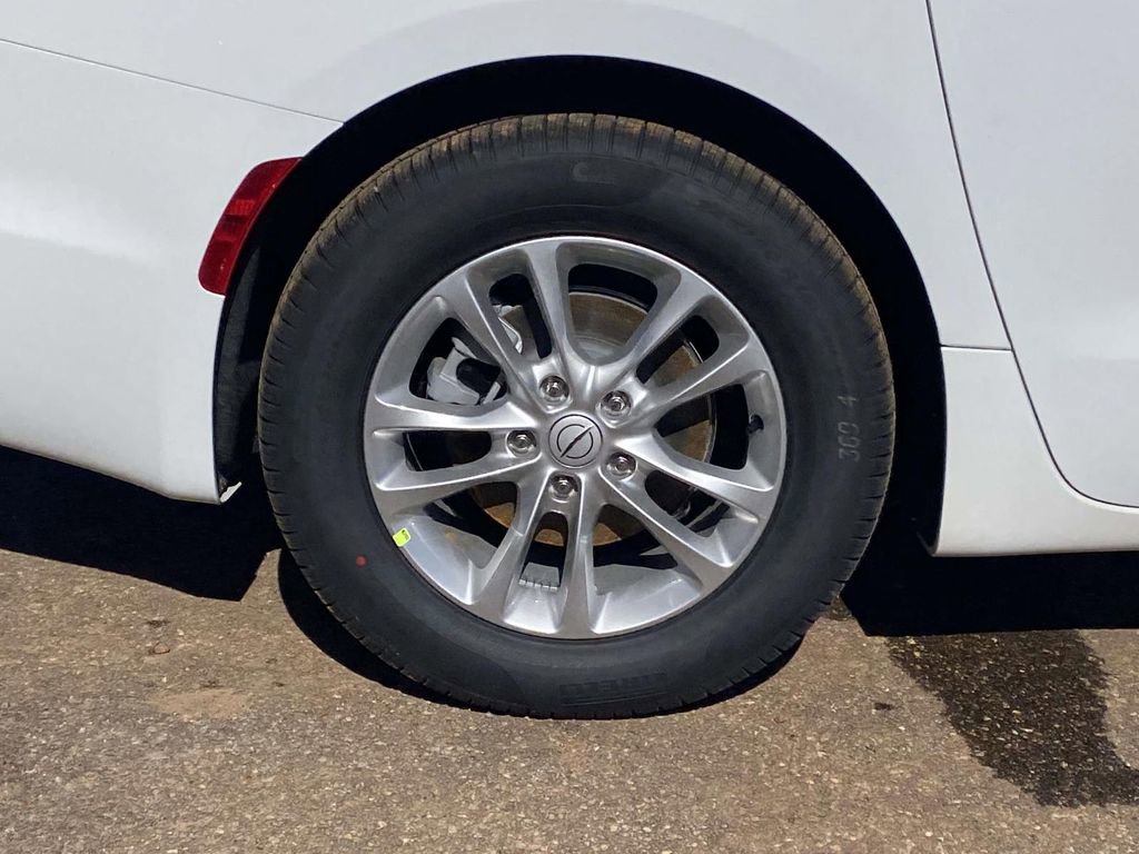 New 2026 Chrysler Pacifica Select image 32