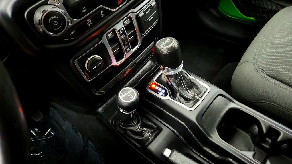 Used 2019 Jeep Wrangler Unlimited Sahara AWD/4WD image 17