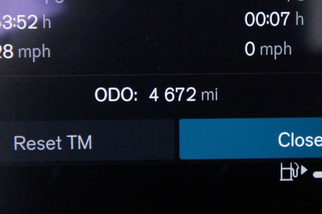 Certified 2025 Volvo XC40 B5 Ultra w/ Protection Package Premier image 4