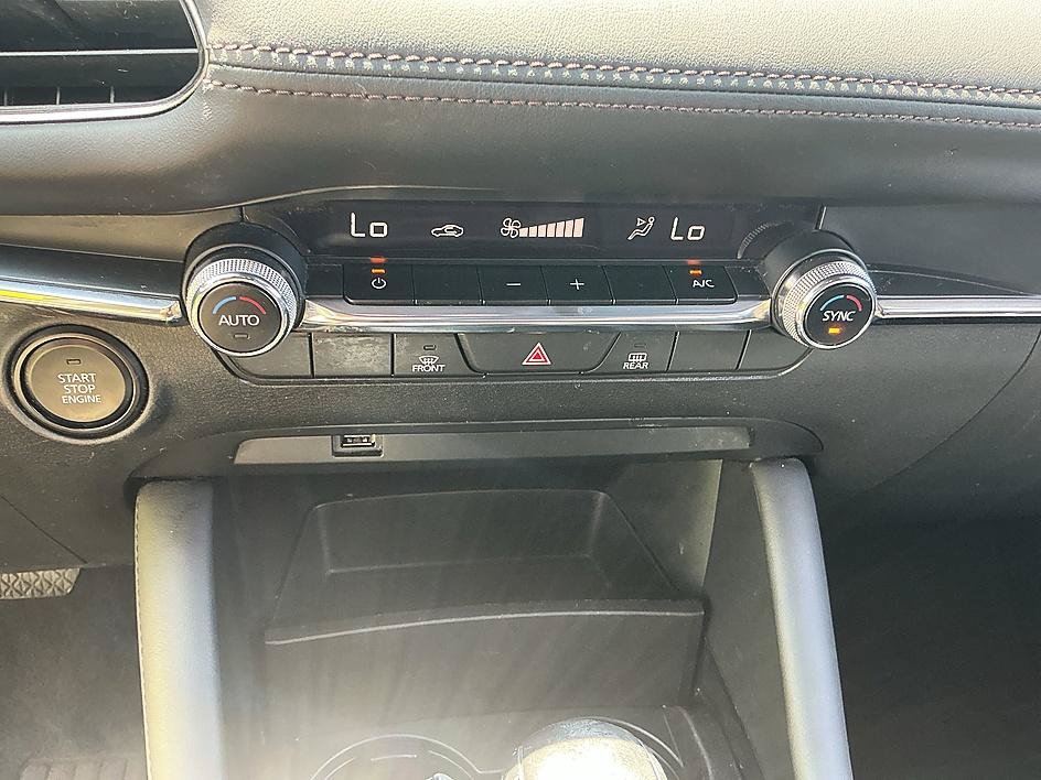 Used 2019 MAZDA MAZDA3 Hatchback FWD image 18