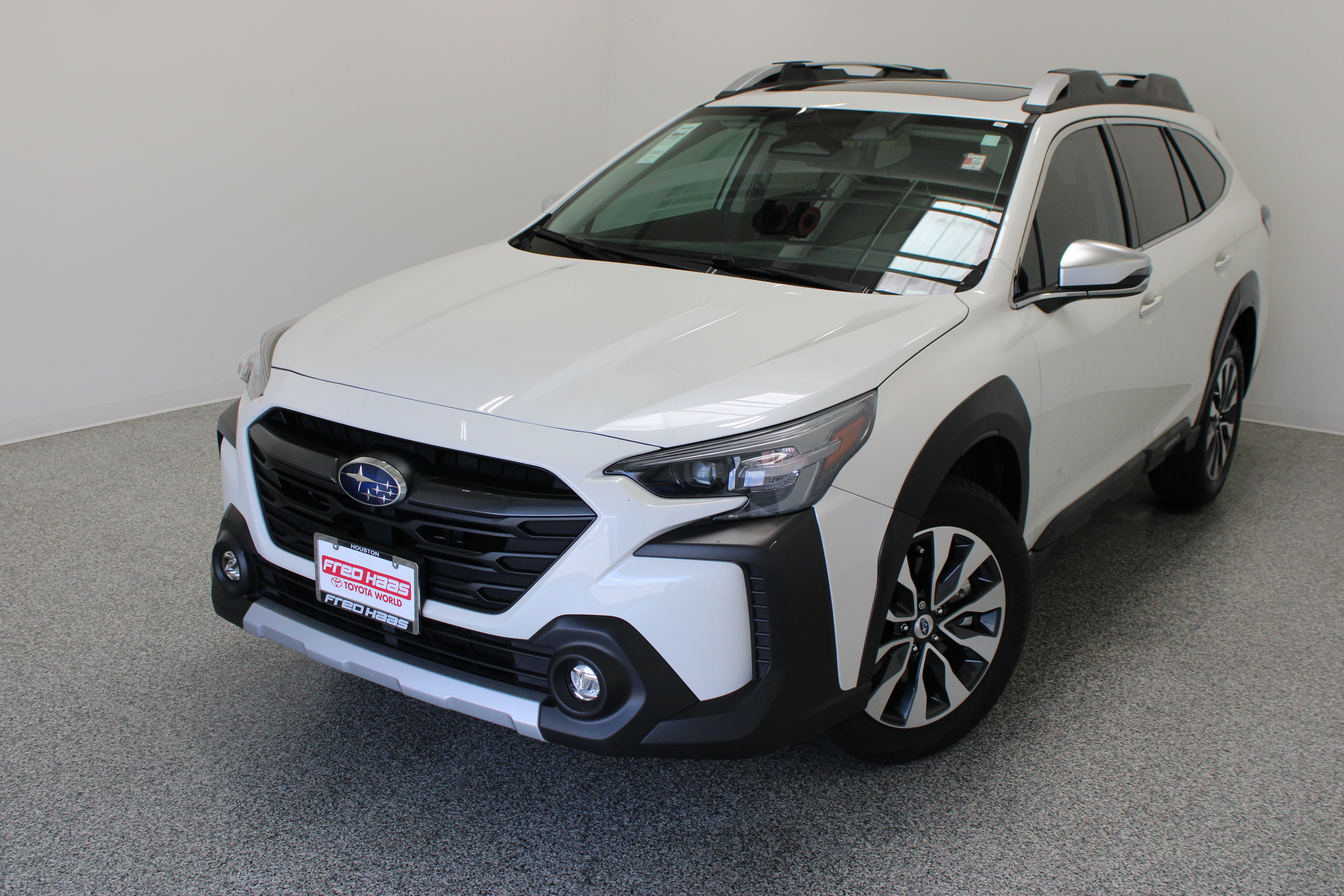 Used 2023 Subaru Outback Touring XT AWD/4WD image 2