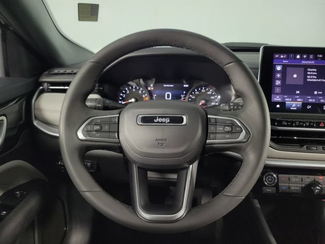Used 2025 Jeep Compass Limited AWD/4WD image 21