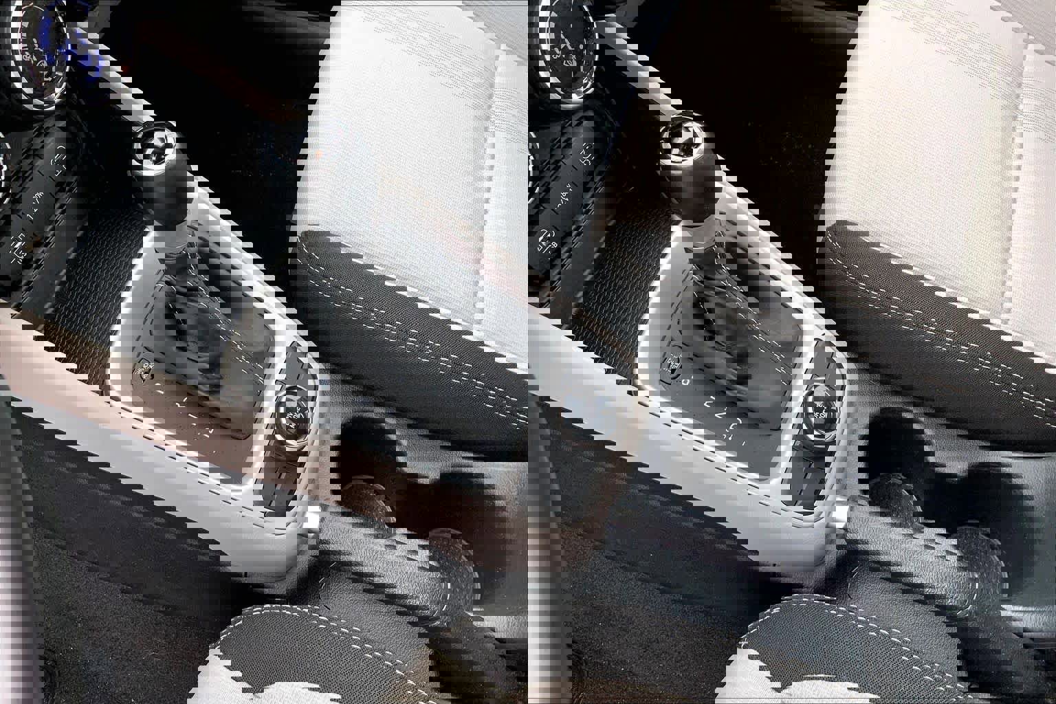 Used 2025 Hyundai Venue SEL image 16