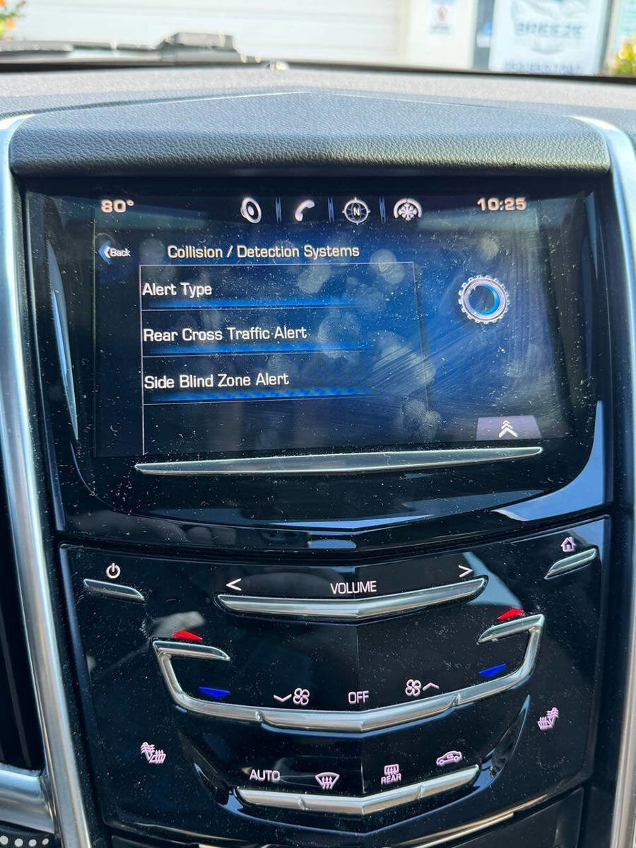 Used 2015 Cadillac SRX Luxury w/ Driver Awareness Package FWD image 19