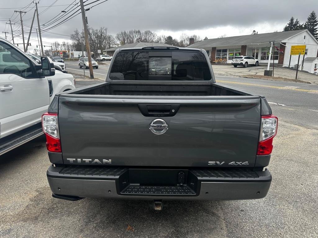 Used 2021 Nissan Titan SV w/ SV Convenience Package AWD/4WD image 4
