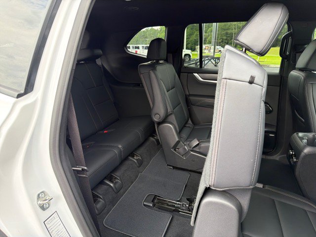 Used 2026 GMC Acadia Elevation w/ Elevation Premium Package FWD image 17