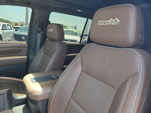 Used 2024 Chevrolet Suburban High Country AWD/4WD image 16