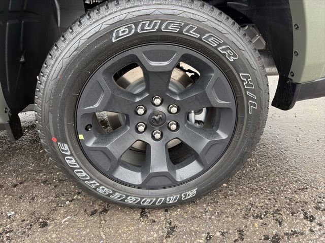 New 2026 RAM 1500 4x4 Crew Cab image 7