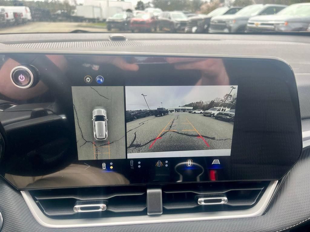 New 2026 Chevrolet Equinox LT w/ Safety and Technology Package AWD/4WD image 14