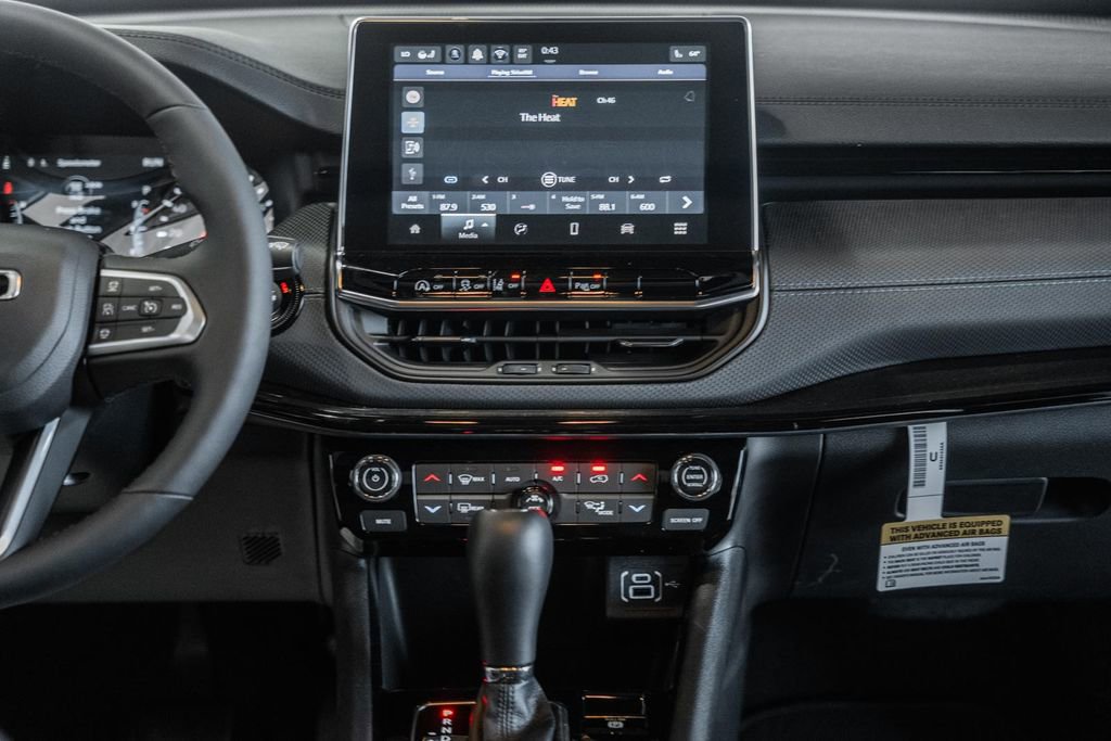 New 2025 Jeep Compass Limited w/ Sun & Sound Group image 18