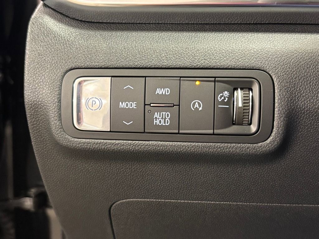 New 2026 GMC Terrain Denali w/ LPO, Floor Liner Package image 30