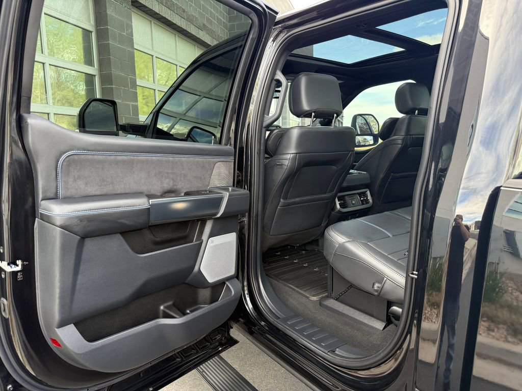 Used 2025 Ford F350 Platinum AWD/4WD image 33