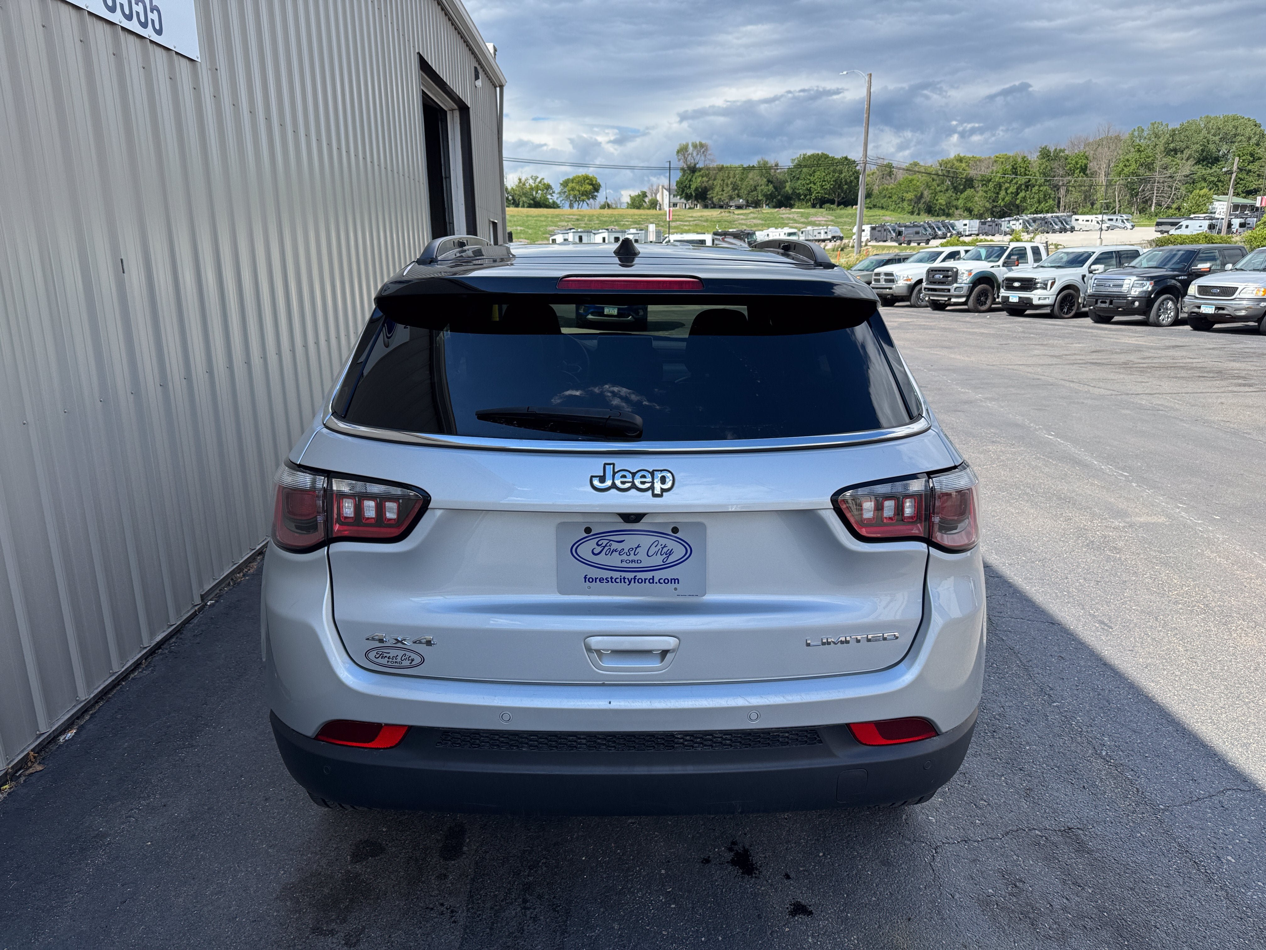 Used 2025 Jeep Compass Limited AWD/4WD image 4