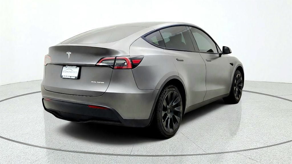 Used 2022 Tesla Model Y Long Range AWD/4WD image 5
