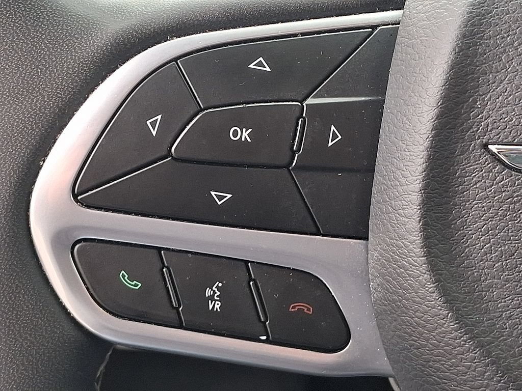 Used 2024 Chrysler Pacifica Touring-L FWD image 21
