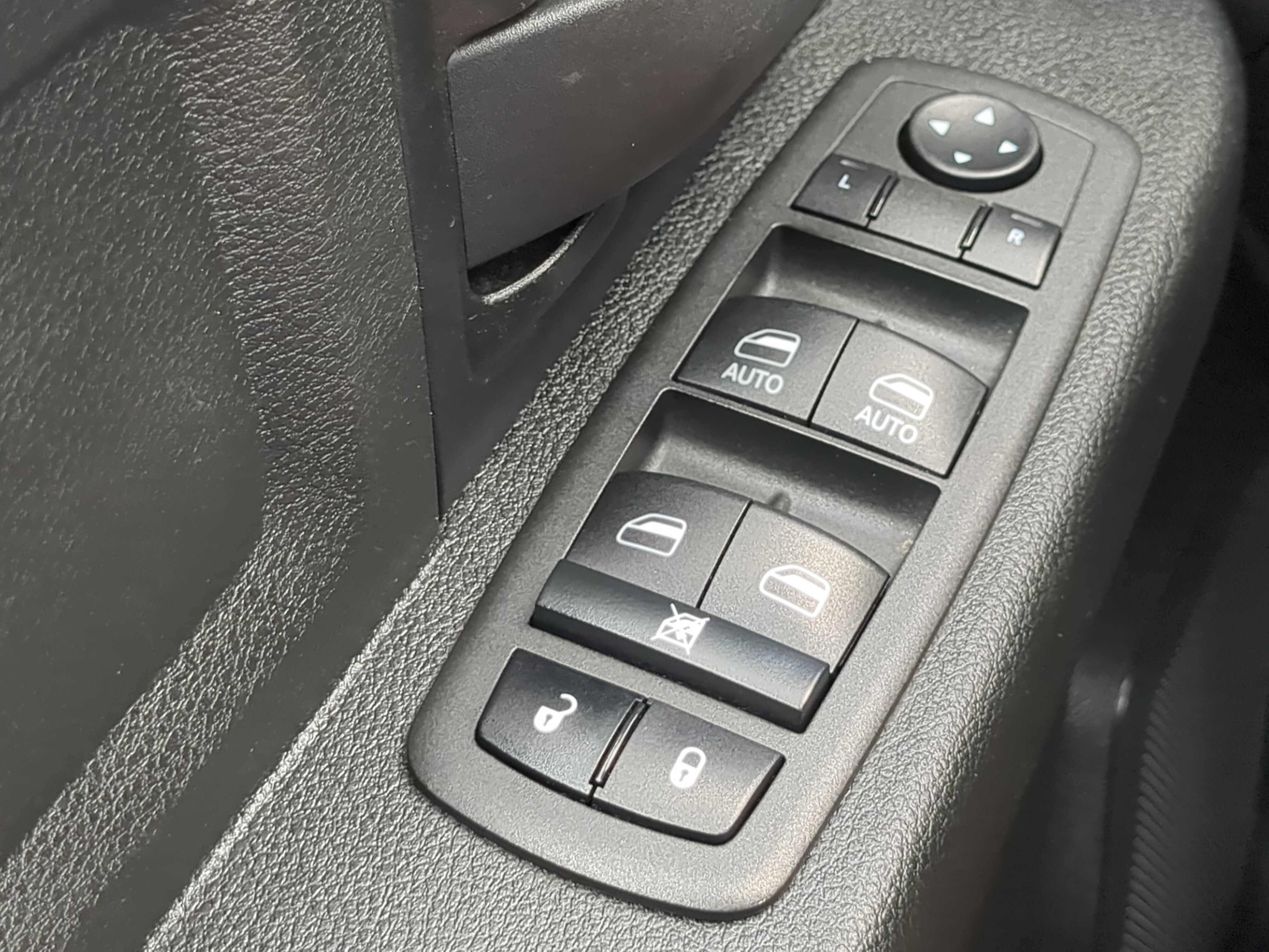 Used 2022 RAM 5500 Tradesman w/ Chrome Appearance Group RWD image 19
