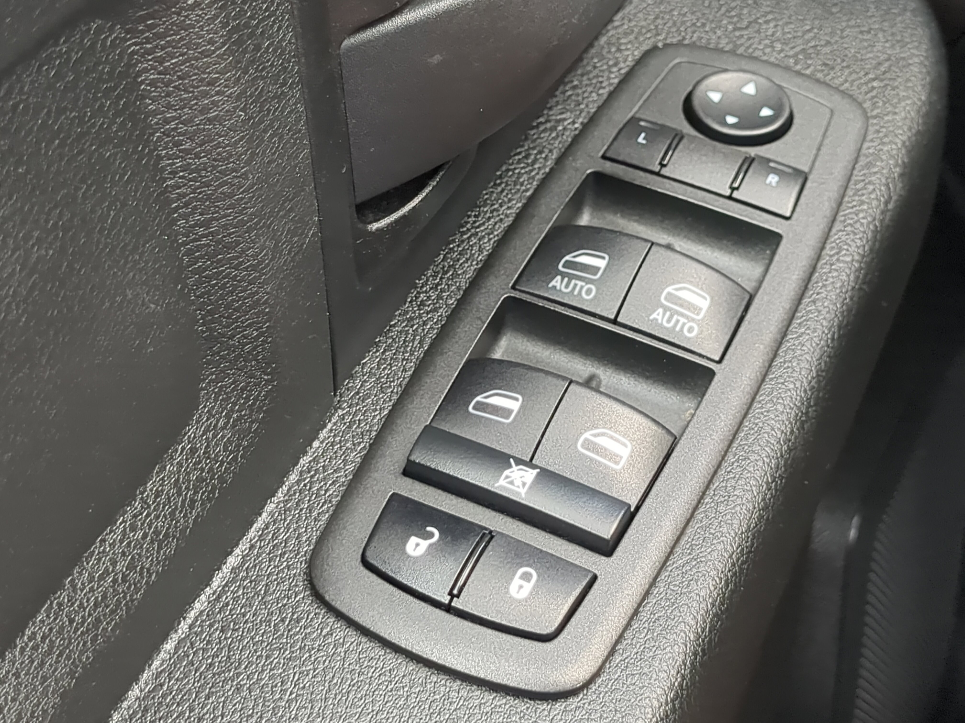 Used 2022 RAM 5500 Tradesman w/ Chrome Appearance Group RWD image 19