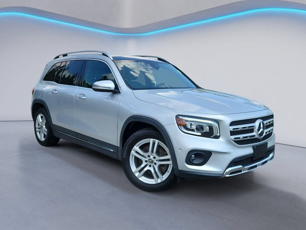 Used 2023 Mercedes-Benz GLB 250 4MATIC w/ Premium Package image 2