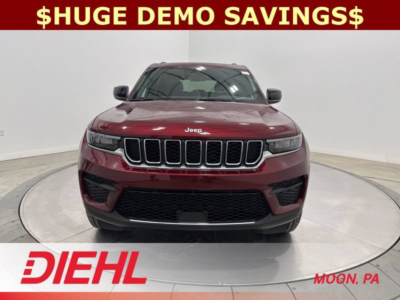 New 2025 Jeep Grand Cherokee Laredo X AWD/4WD video 2
