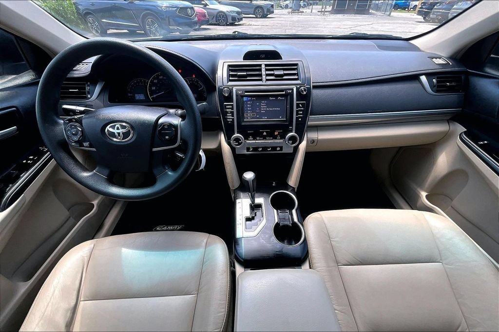 Used 2014 Toyota Camry LE FWD image 18