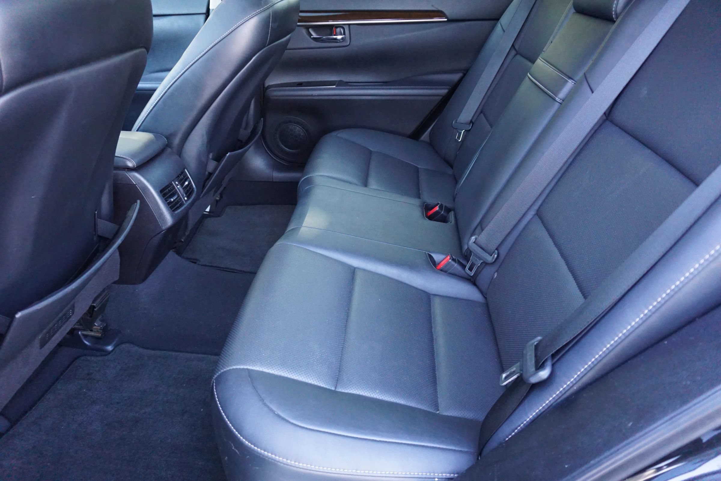 Used 2016 Lexus ES 350 w/ Premium Package w/Wood Trim FWD image 16