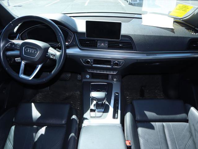 Used 2020 Audi Q5 2.0T Titanium Premium Plus w/ Premium Plus Package AWD/4WD image 7