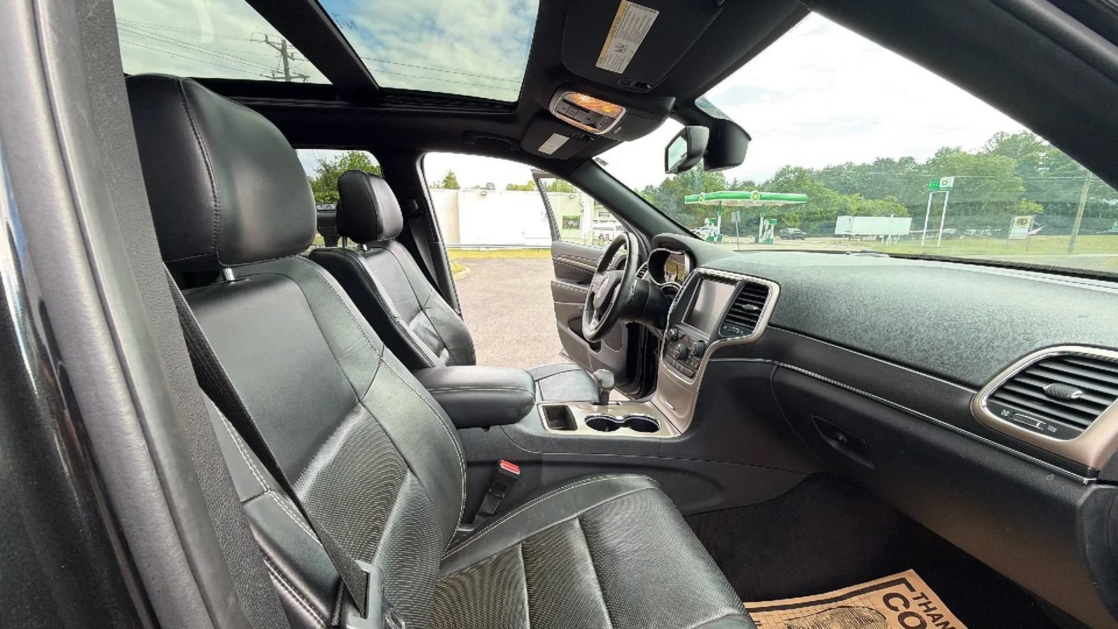 Used 2015 Jeep Grand Cherokee Limited w/ Luxury Group II RWD image 48