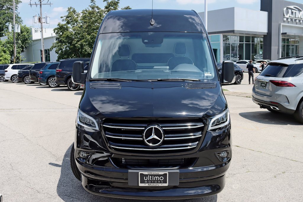 Used 2024 Mercedes-Benz Sprinter 3500 image 7