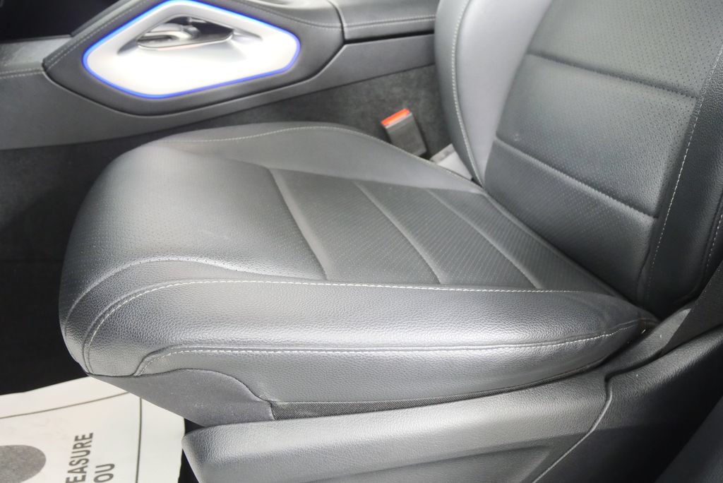 Used 2024 Mercedes-Benz GLS 450 4MATIC image 9